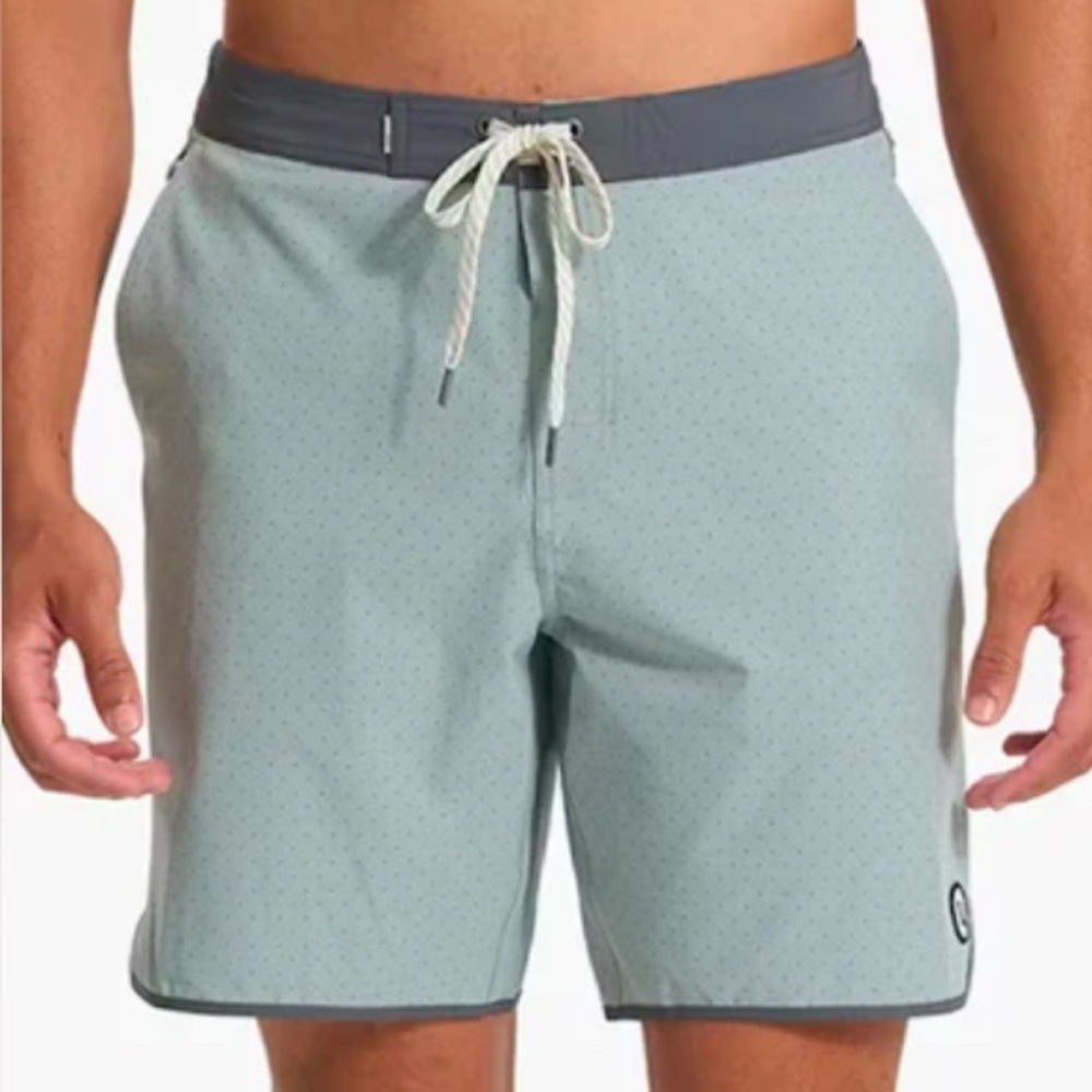 Vuori Cruise Boardshort. NWT
